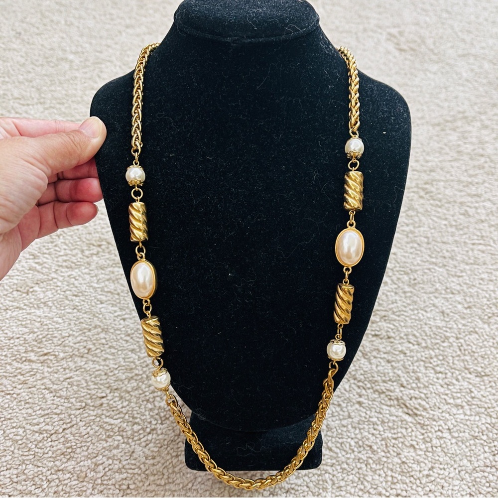 Vintage Avon 80s gold plated with artificial pearls long necklace Heavyweight
